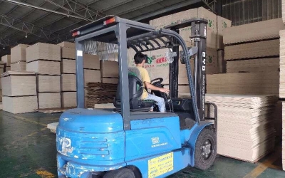 Xe Nâng Điện BYD: Giải Pháp Hiệu Quả Cho Ngành Sản Xuất Gỗ